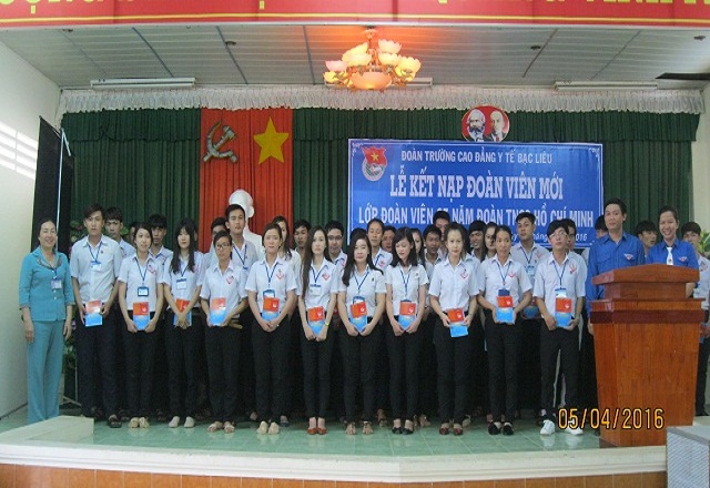 37 đoàn viên mới ra mắt tại buổi lễ - những cá nhân xuất sắc, vinh dự đứng vào hàng ngũ Đoàn Thanh Niên Cộng Sản Hồ Chí Minh 37 đoàn viên mới ra mắt tại buổi lễ - những cá nhân xuất sắc, vinh dự đứng vào hàng ngũ Đoàn Thanh Niên Cộng Sản Hồ Chí Minh