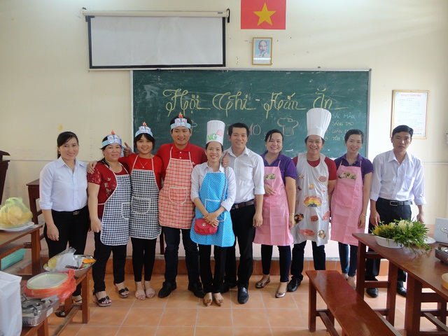 Các đội thi chụp ảnh tập thể trước khi bắt đầu cuộc thi Các đội thi chụp ảnh tập thể trước khi bắt đầu cuộc thi