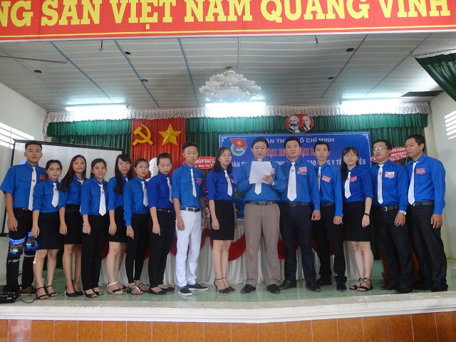 Ban Chấp hành Đoàn trường khóa XI, nhiệm kỳ 2017-2019 ra mắt Đại hội Ban Chấp hành Đoàn trường khóa XI, nhiệm kỳ 2017-2019 ra mắt Đại hội