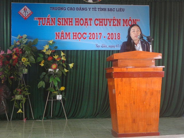 BSCKII. Nguyễn Kim Nhang - Phó hiệu trưởng nhà trường phát biểu chỉ đạo tại tuần sinh hoạt chuyên môn BSCKII. Nguyễn Kim Nhang - Phó hiệu trưởng nhà trường phát biểu chỉ đạo tại tuần sinh hoạt chuyên môn
