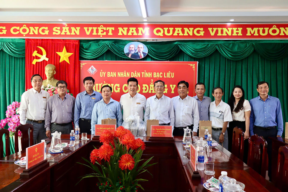 Chào mừng đoàn công tác Đảng Ủy trường CĐYT Cà Mau đến làm việc