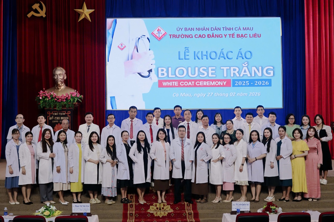 Lễ khoác áo Blouse trắng – Bước khởi đầu hành trình người thầy thuốc