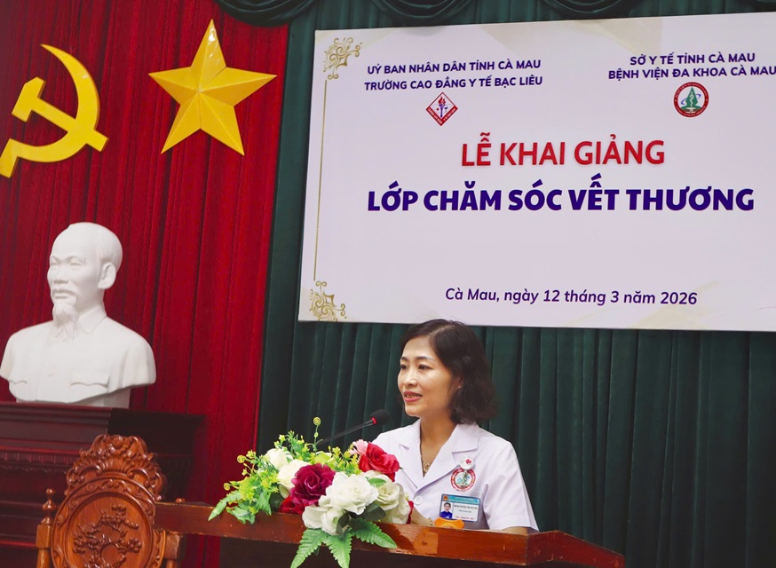 Khai giảng lớp đào tạo "chăm sóc vết thương"